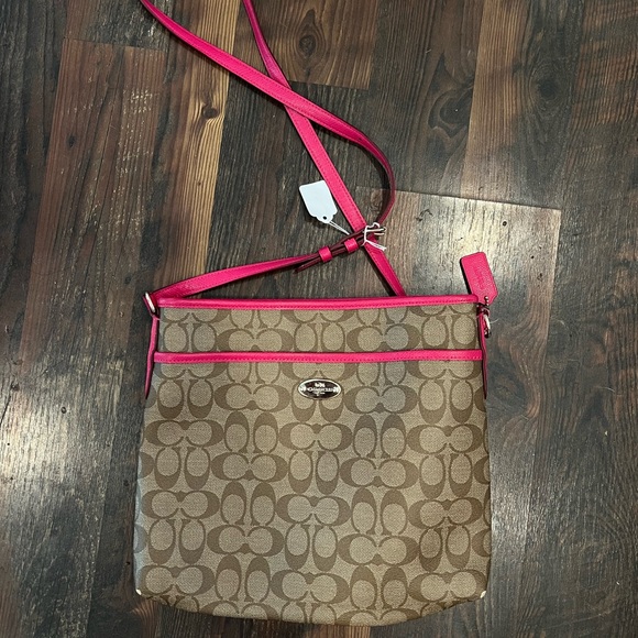 Coach monogram crossbody - Picture 1 of 13